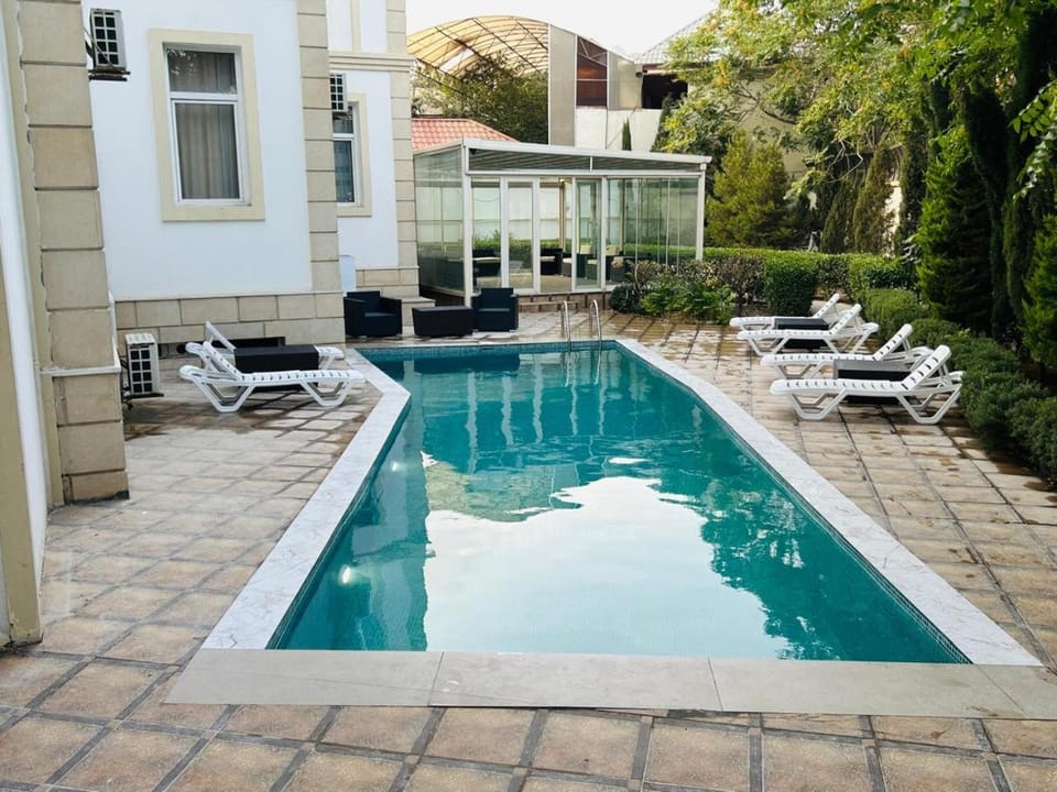 Swimming pool, Swimming pool