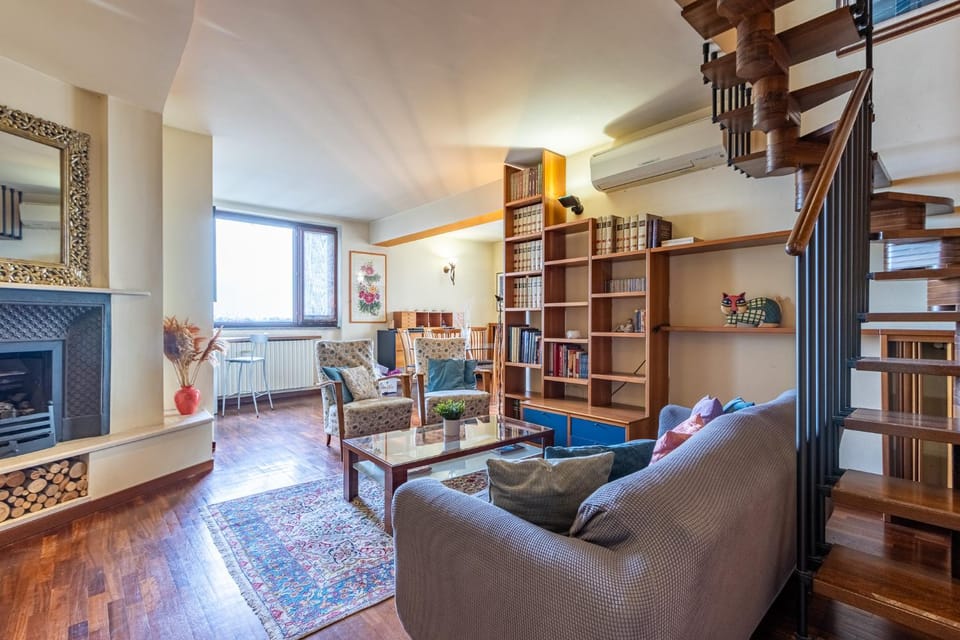 Living room, Breakfast