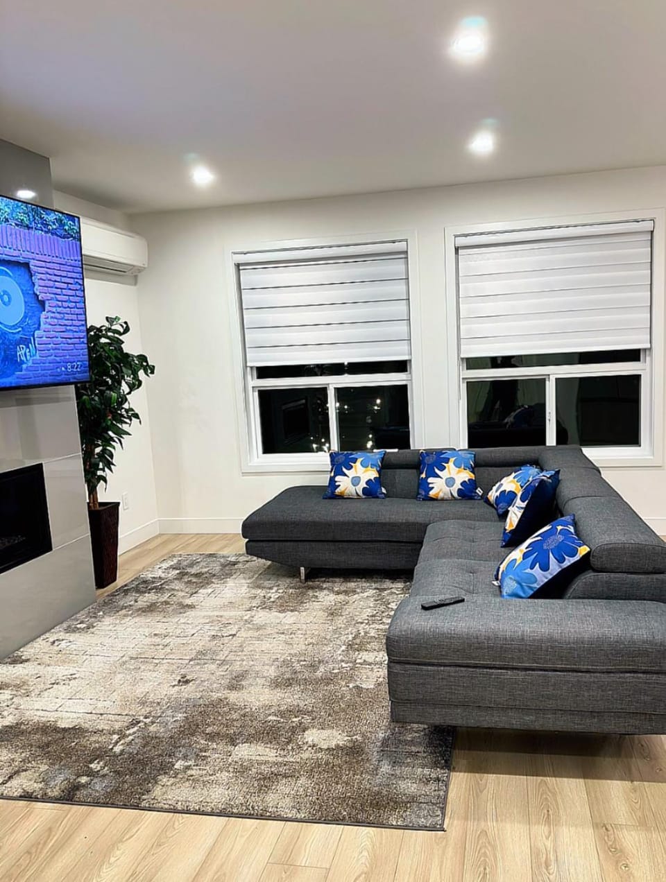 Communal lounge/ TV room, TV and multimedia, Living room, Seating area, Evening entertainment