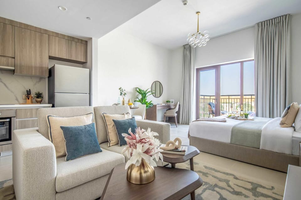 Bed, TV and multimedia, Living room, Seating area