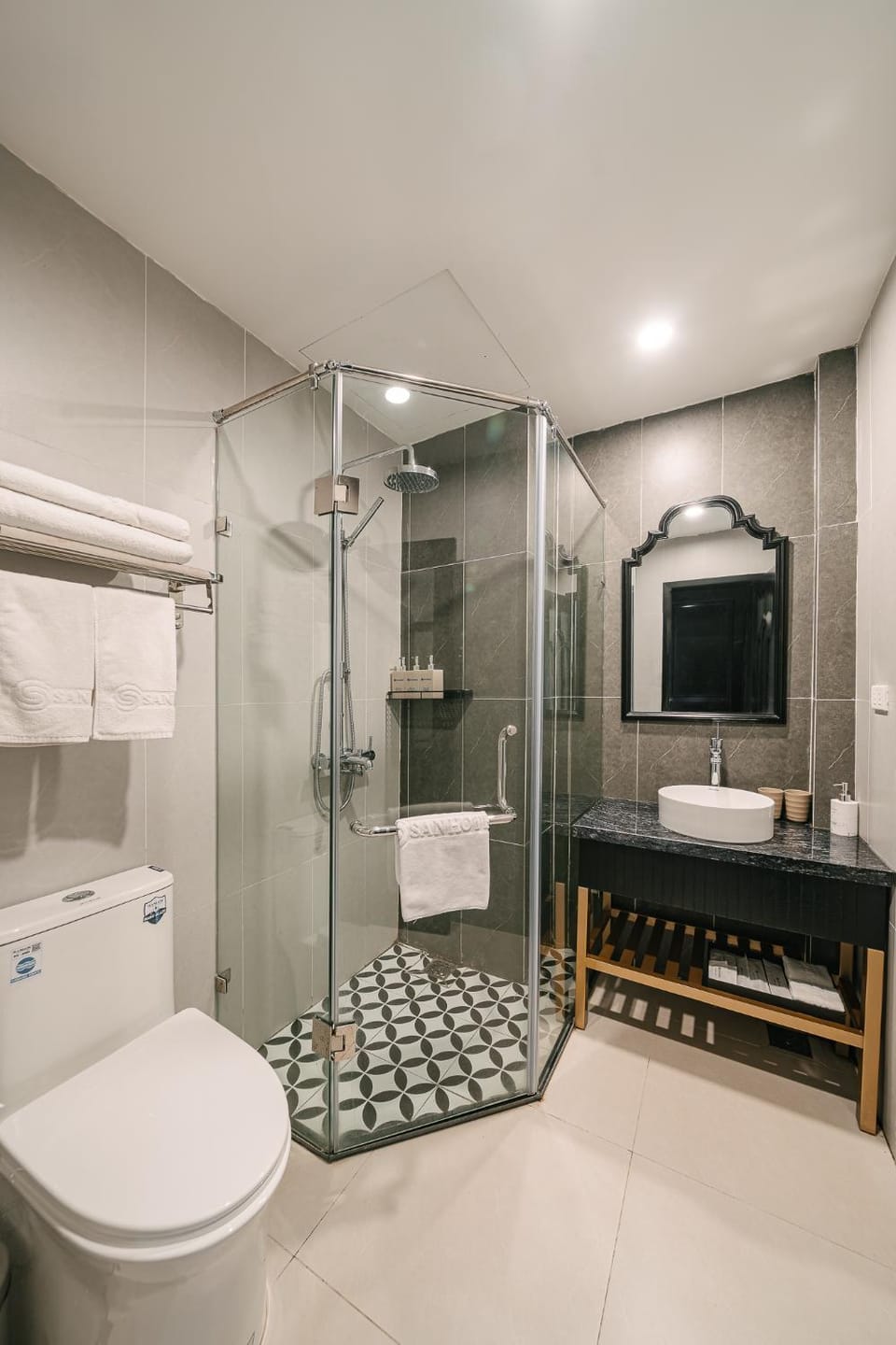 Shower, Toilet, Bathroom, Bath, towels