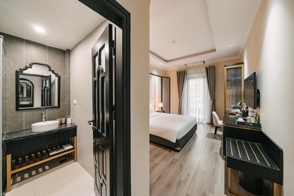 Bed, TV and multimedia, Photo of the whole room, Bedroom, towels