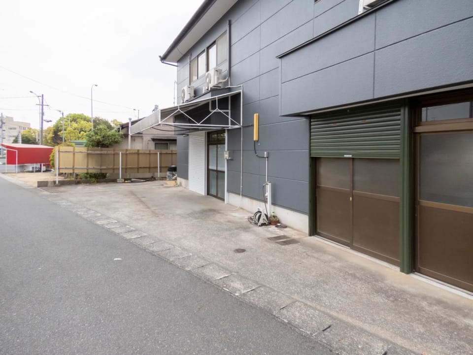Property building, Day, Neighbourhood