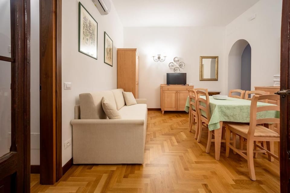 Villa Mainard, Traviata Historic villa Apartment in Verona
