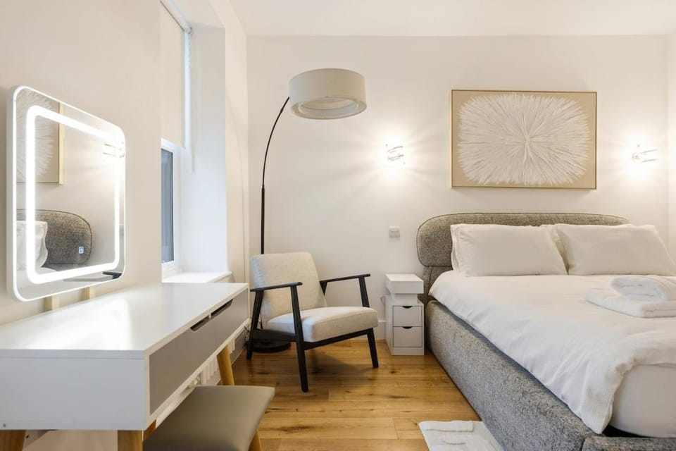 Central Camden Gem with Patio Apartment in London Borough of Camden