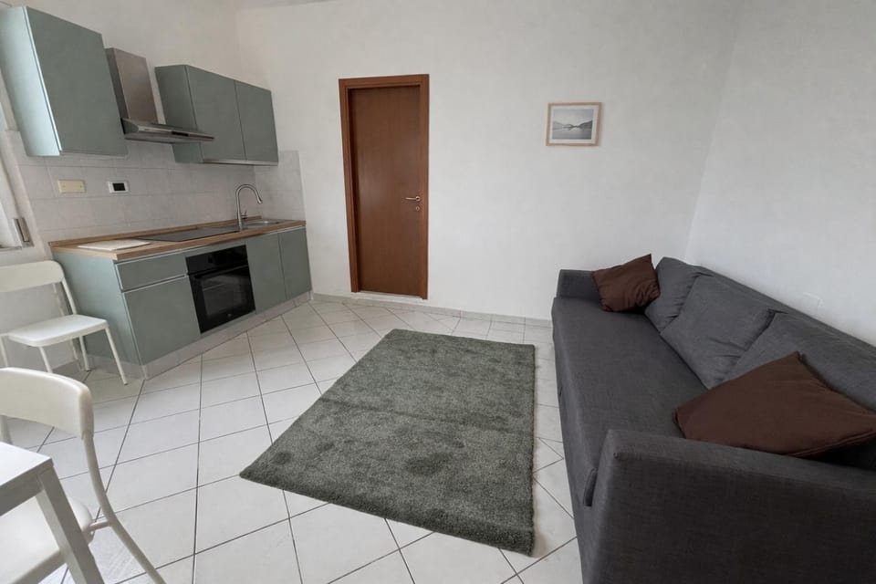 Kitchen or kitchenette, Living room, Dining area, oven