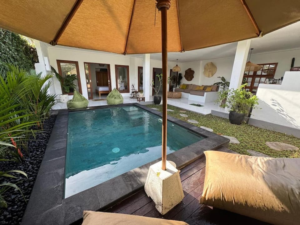 Canggu - Comfortable Villa - 2 bedrooms - Private Pool Villa in North Kuta