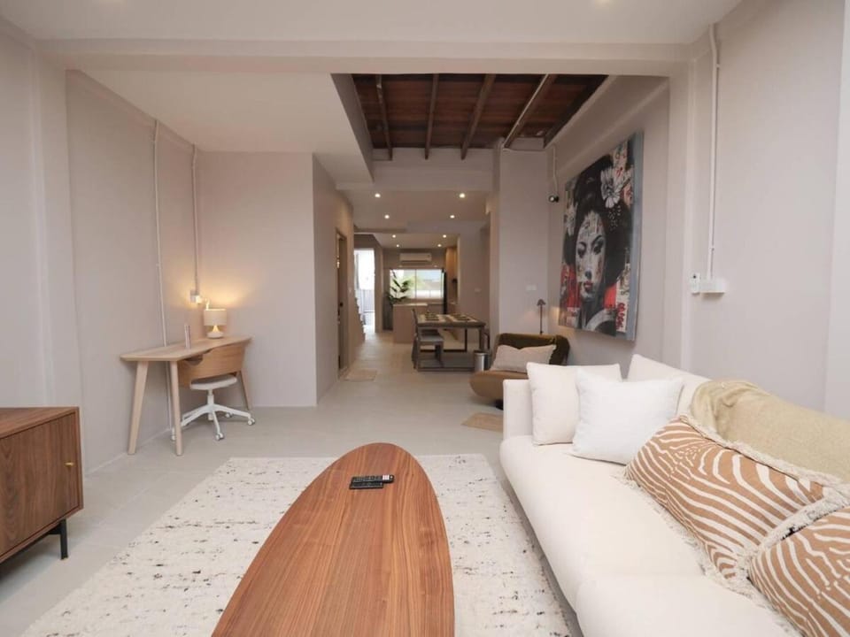 Mali Townhome near BTS Asok & Terminal 21 House in Bangkok