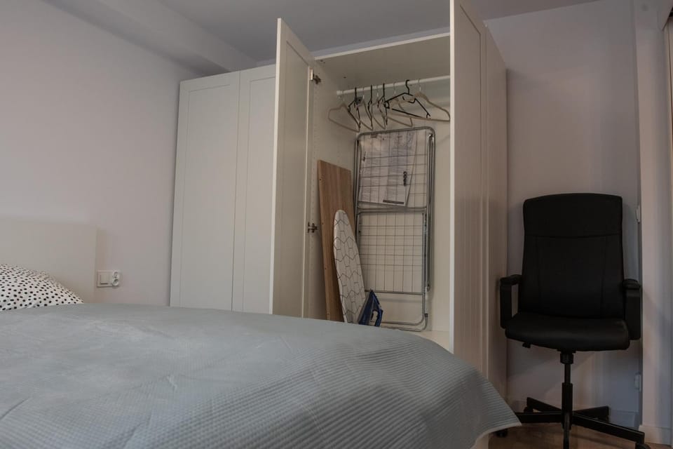 Bed, Photo of the whole room, Bedroom, wardrobe