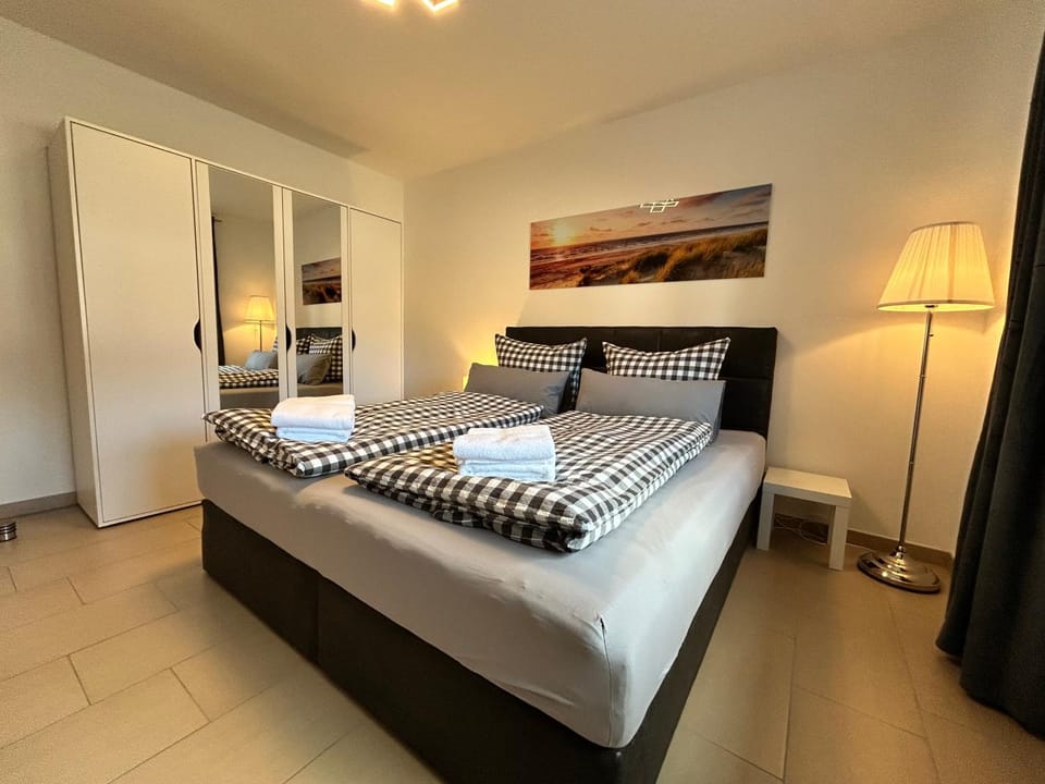 Bed, Photo of the whole room, Bedroom, wardrobe