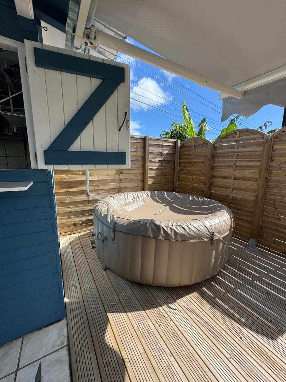 Patio, Hot Tub, Balcony/Terrace