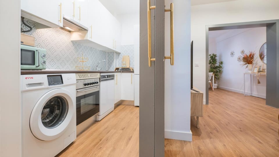 Kitchen or kitchenette, Living room