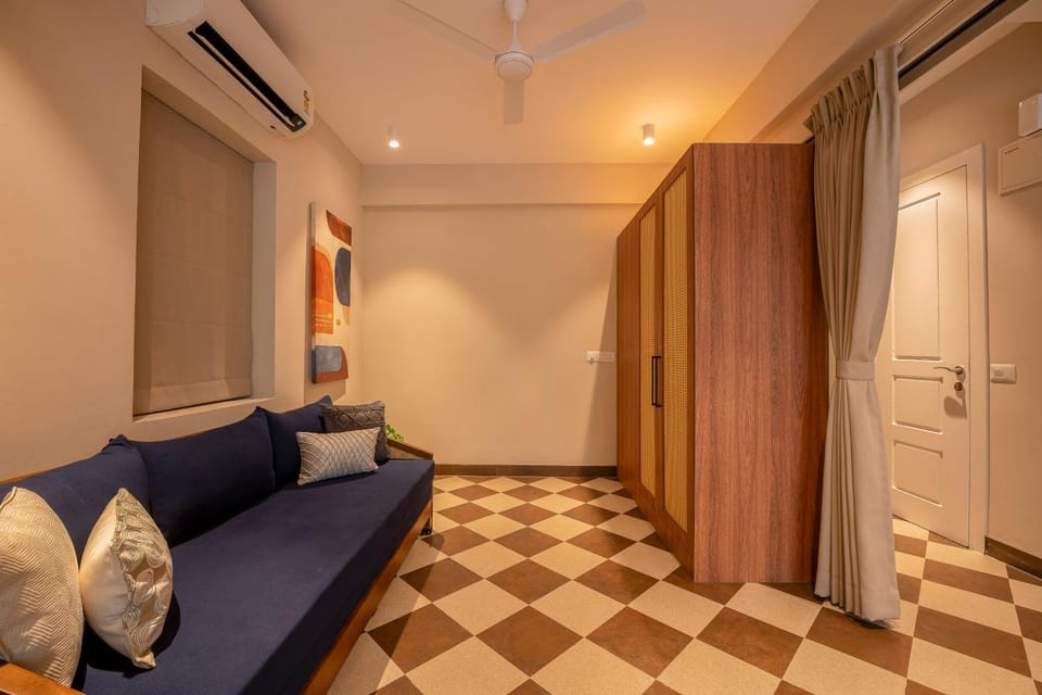 Bed, Living room, Bedroom