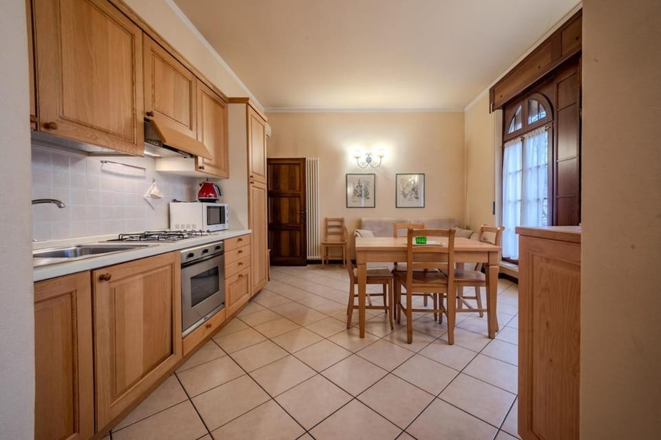 Villa Mainard, Otello in Historic Villa Apartment in Verona