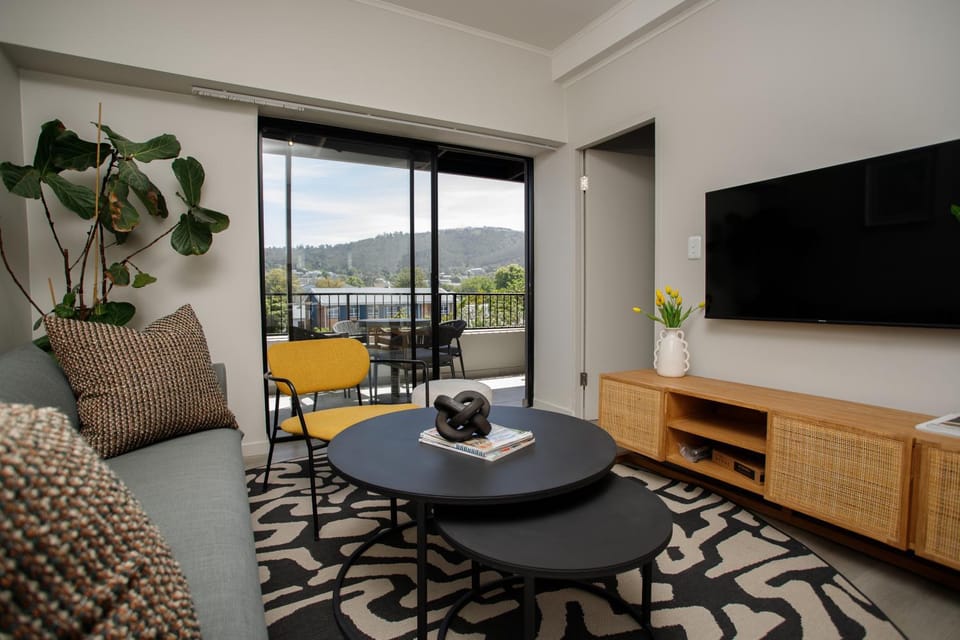 Seahorse - Top Floor Premium 2 Bedroom Apt with Parking Apartment in Knysna
