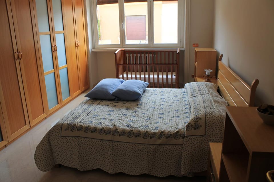 Day, Photo of the whole room