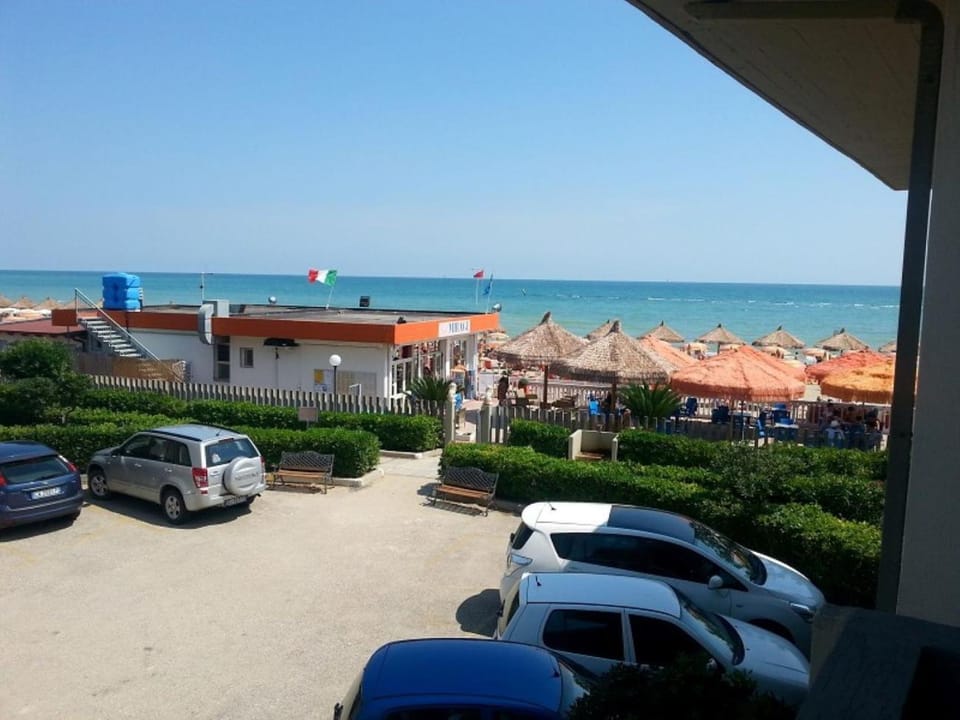Balcony/Terrace, Sea view, Parking