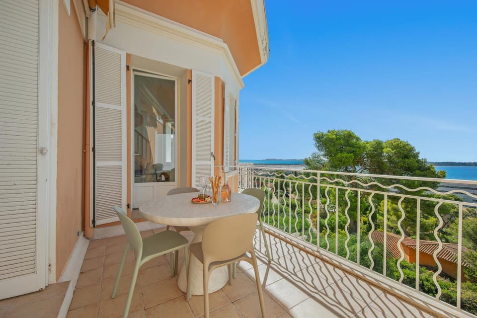 Patio, Day, Natural landscape, View (from property/room), Balcony/Terrace, Dining area, Sea view