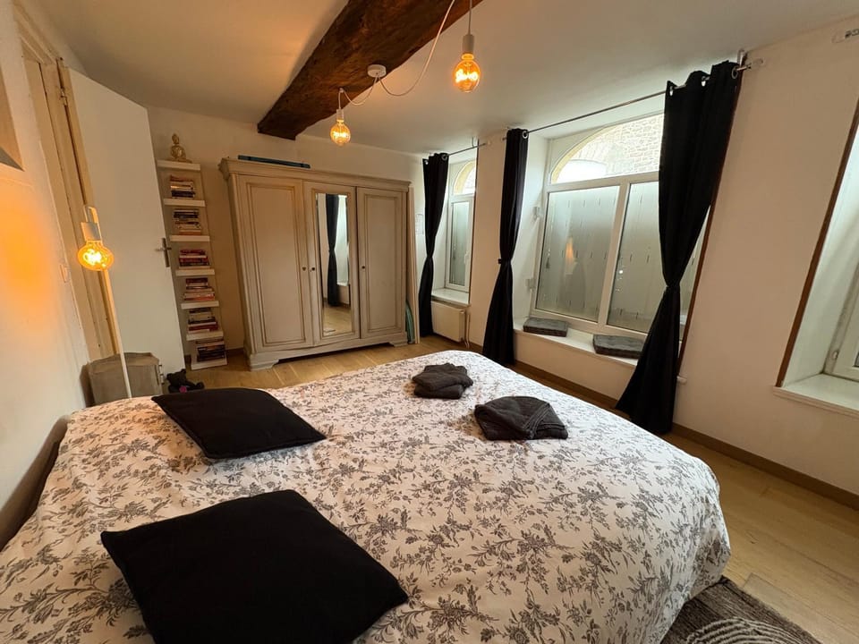 Bed, Bedroom