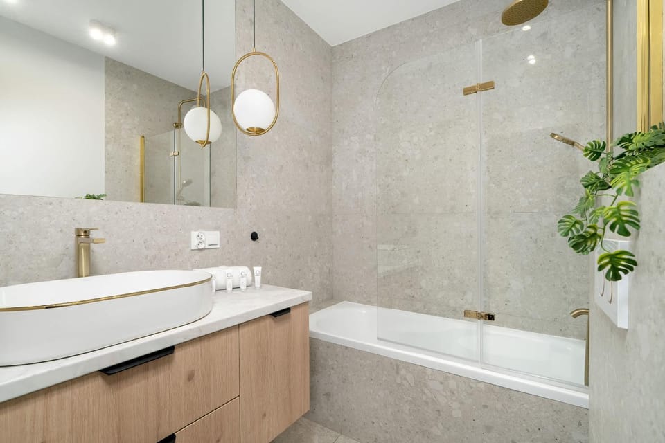 Bathroom, Bath