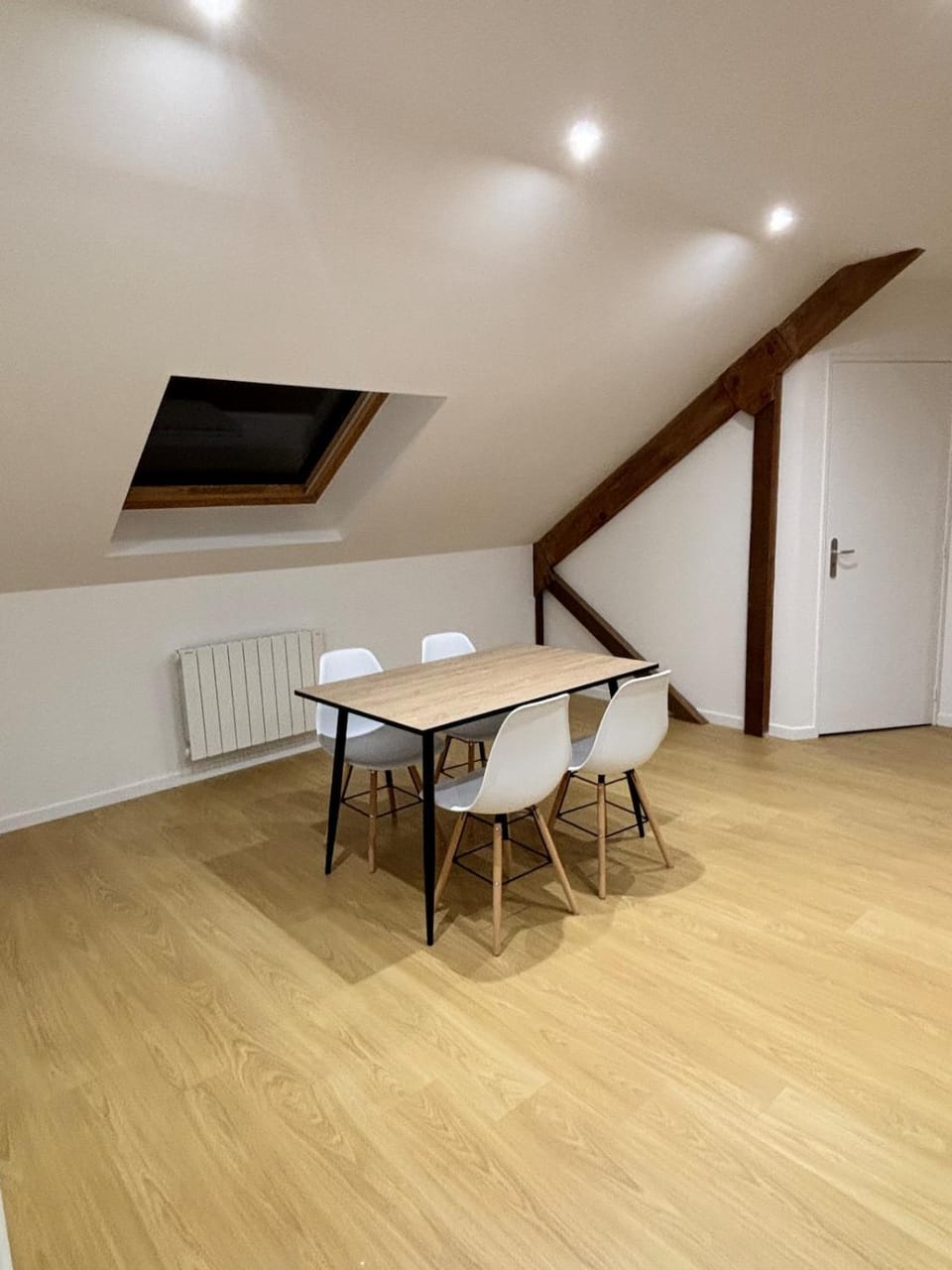 Superbe appartement neuf 2 chambres Hyper centre Apartment in Laval