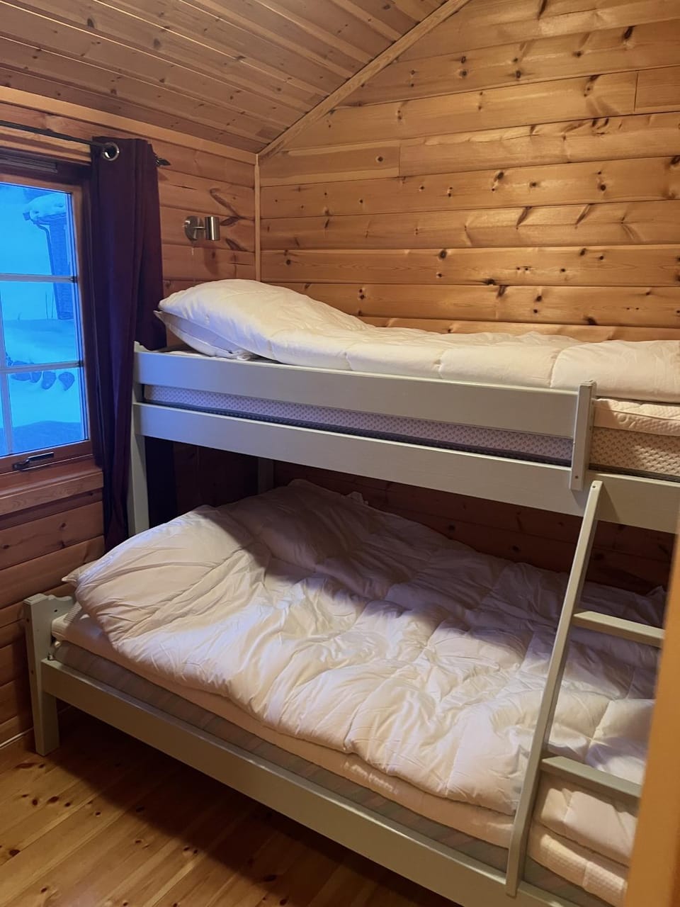 Bed, Photo of the whole room, Bedroom, bunk bed