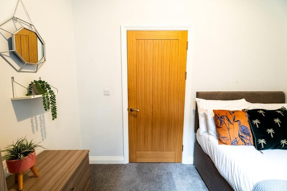 Swansea City Centre on Henrietta Apartments Apartment in Swansea