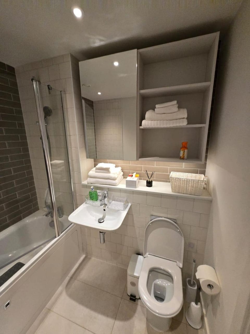 Stylish apartment available near WB Studio! Apartment in Watford