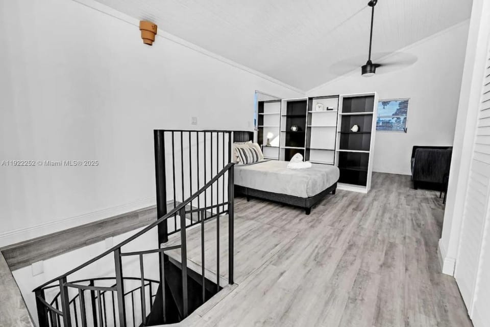 Comfortable 1BR Getaway with Parking & WiFi House in Pompano Beach