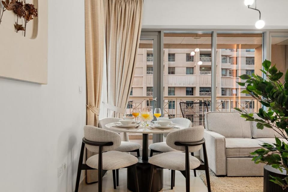 FIRST CLASS 2BR Panoramic Burj Khalifa View Apartment in Dubai
