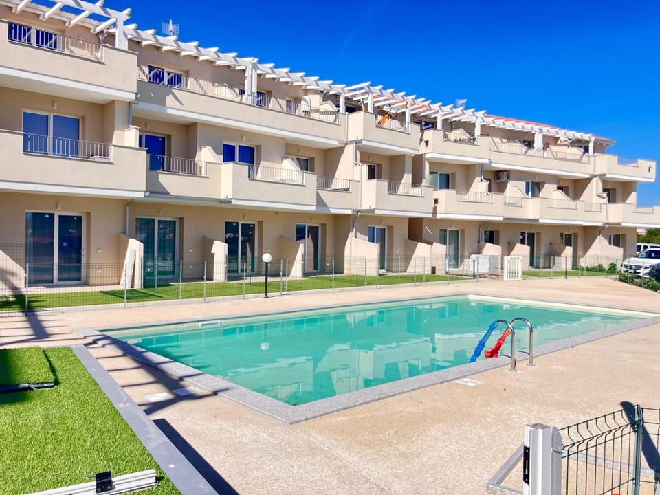 Property building, Swimming pool