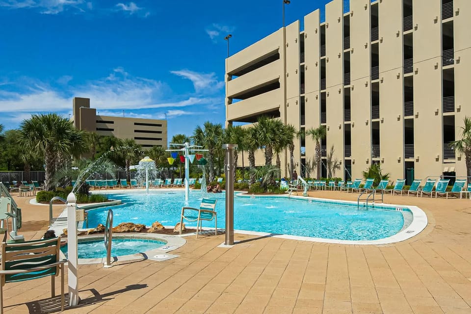 Beachfront Condo with gorgeous views shared pool & beach access House in Panama City Beach