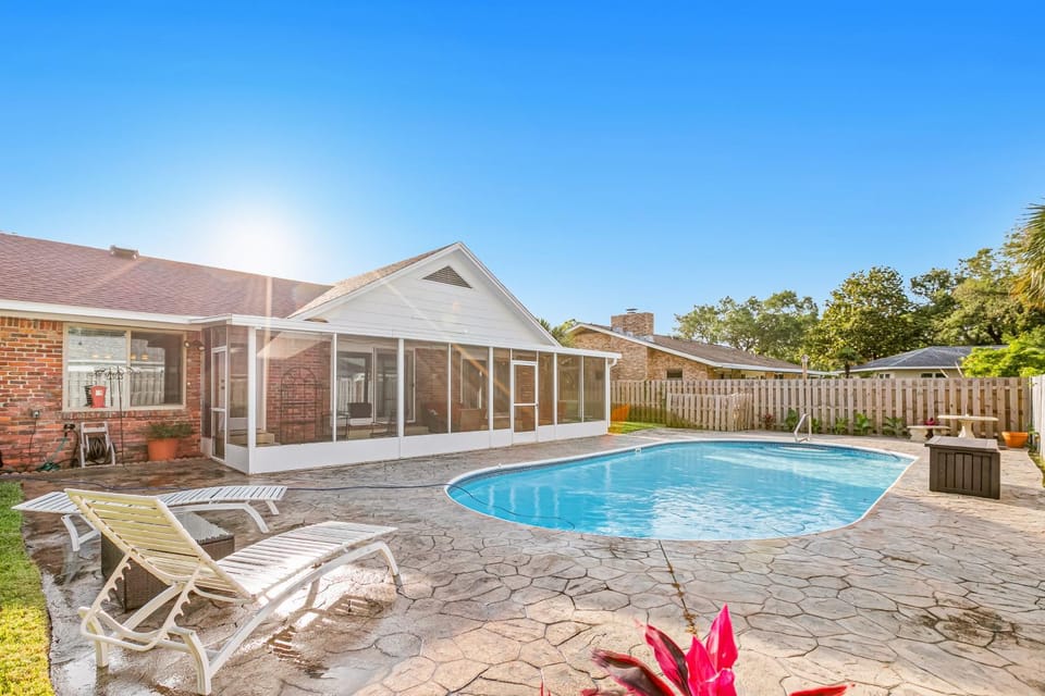 Dog-Friendly Home with Private Pool & High-Speed WiFi - Near Beach & Boat Launch House in Gulf Breeze