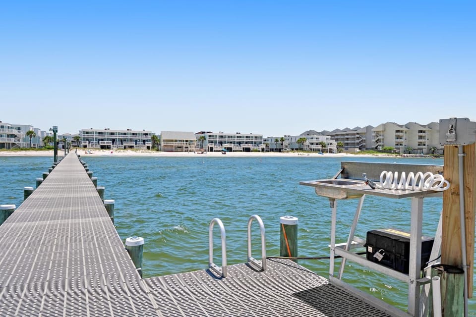Incredible waterfront retreat with beach access pool dock & amazing Gulf views House in Pensacola Beach