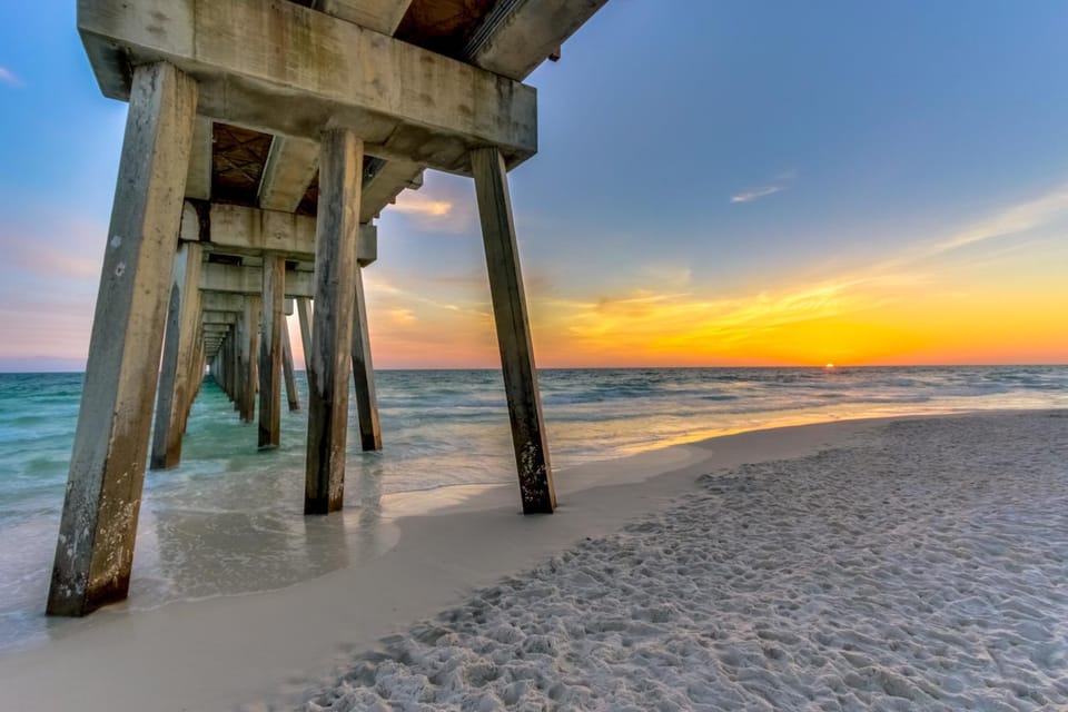 Gulf-front condo with beautiful sunset views pool tiki bar fitness room & W&D House in Panama City Beach