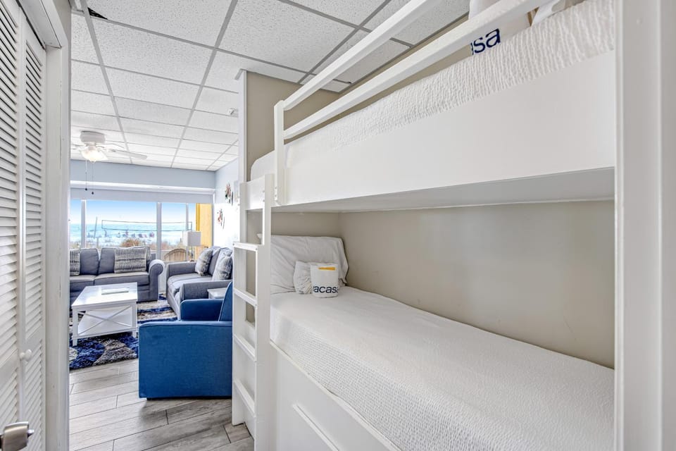 Beachfront condo with central AC WiFi access to pool washer&dryer House in Panama City Beach