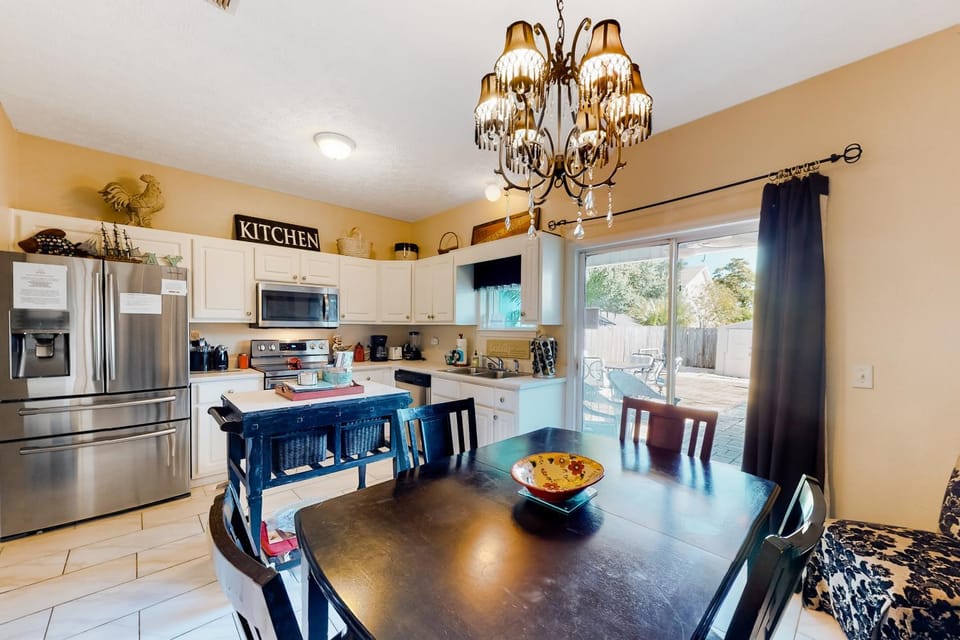 Lovely coastal home close to the beach and everything House in Lower Grand Lagoon
