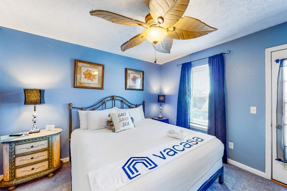 Lovely coastal home close to the beach and everything House in Lower Grand Lagoon