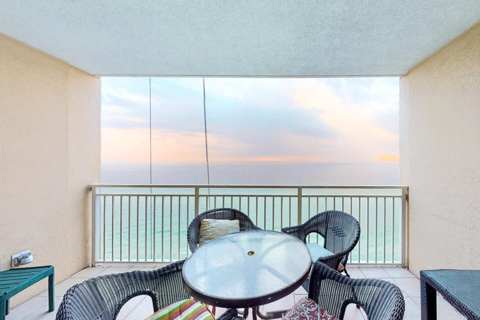 Beachfront resort condo with gulf views pools splash pad hot tub & gym House in Panama City Beach