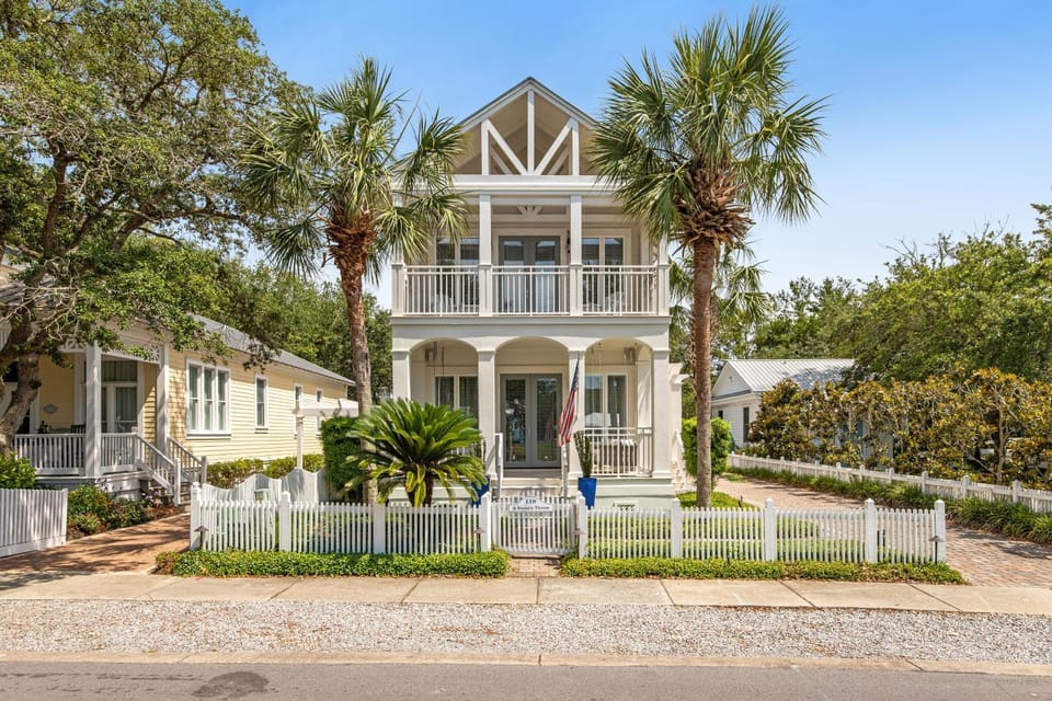 A Stone's Throw - Carillon Beach across from one of 3 pools 3-min walk to beach House in Carillon Beach