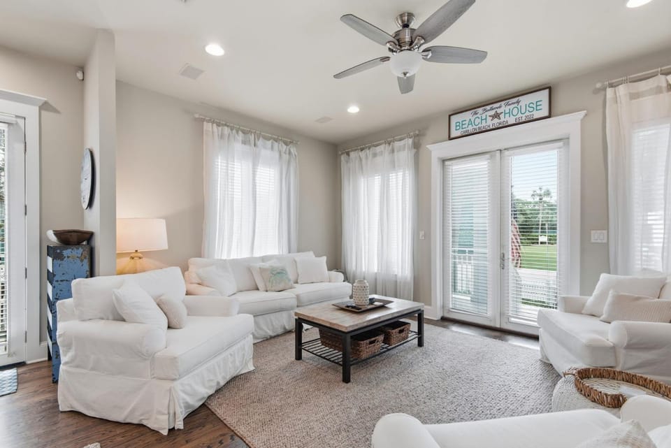 A Stone's Throw - Carillon Beach across from one of 3 pools 3-min walk to beach House in Carillon Beach