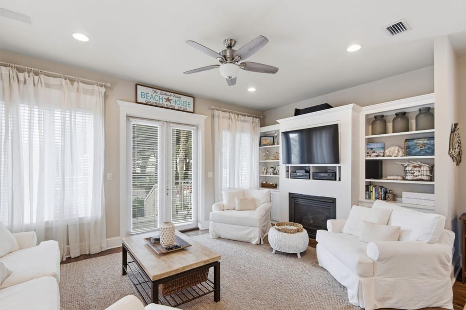 A Stone's Throw - Carillon Beach across from one of 3 pools 3-min walk to beach House in Carillon Beach