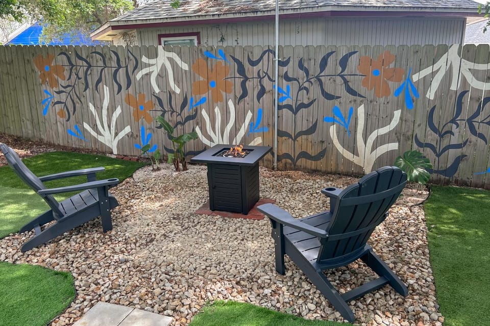 Gorgeous coastal dog-friendly home with plenty of space and close to everything House in Lower Grand Lagoon