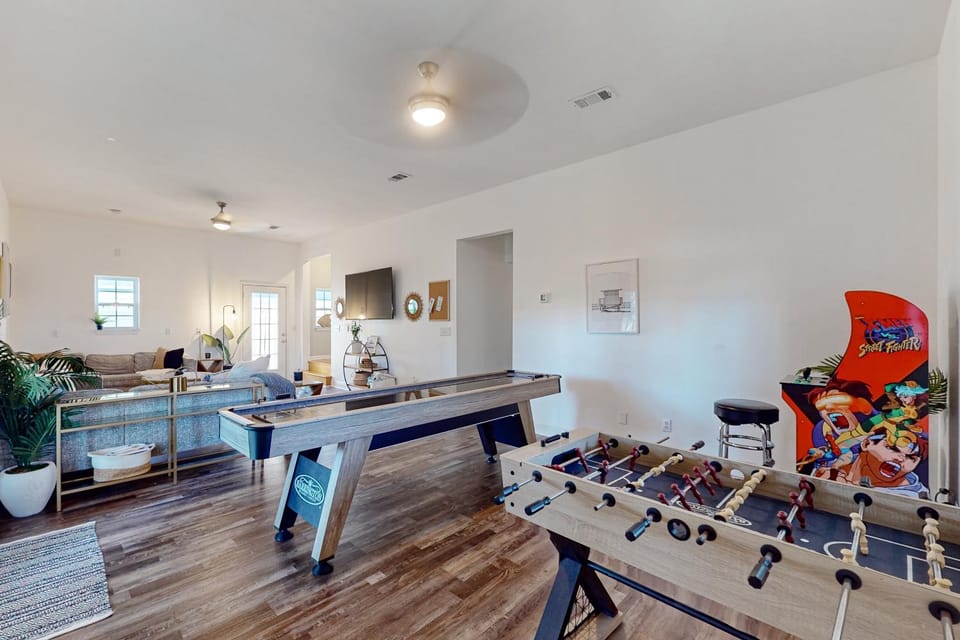 Gorgeous coastal dog-friendly home with plenty of space and close to everything House in Lower Grand Lagoon