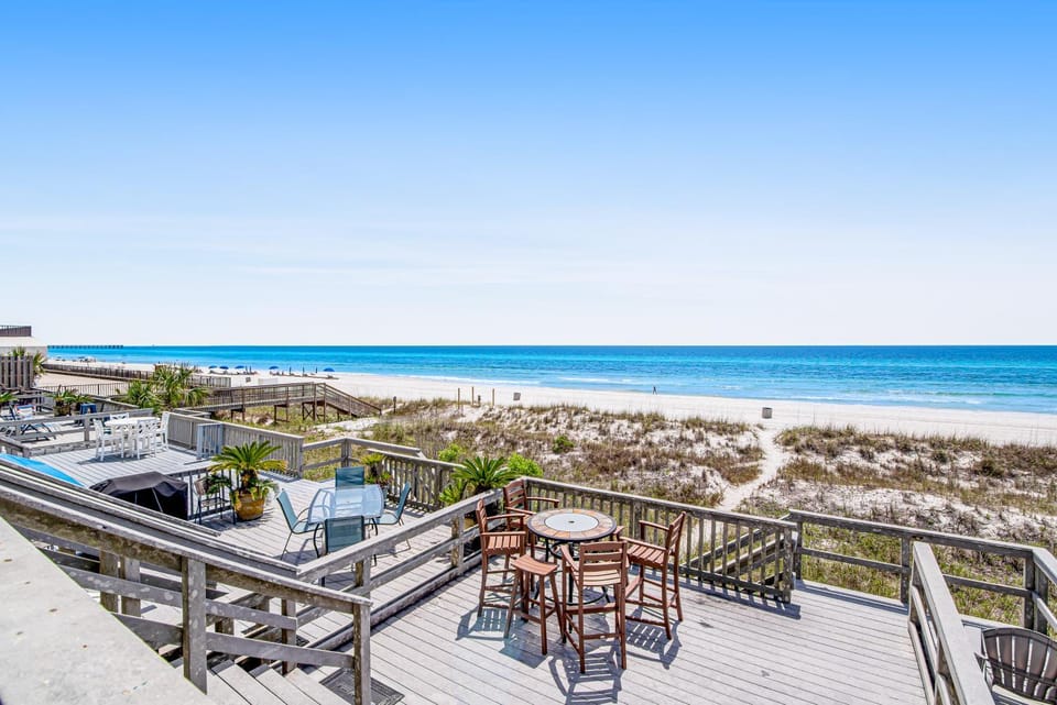 Beachfront townhome with large deck & Gulf view - near Pier Park House in Panama City Beach