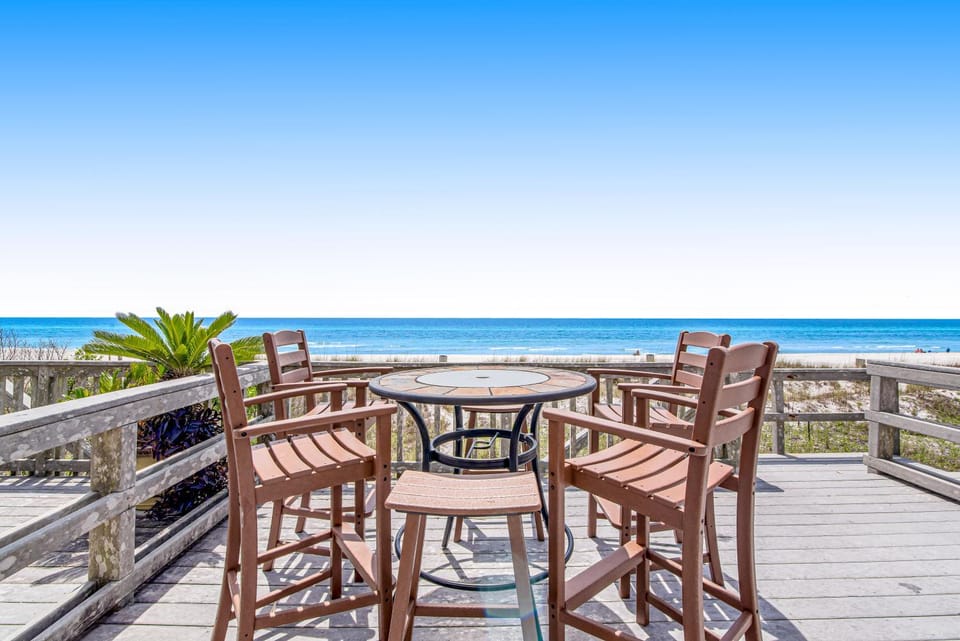 Beachfront townhome with large deck & Gulf view - near Pier Park House in Panama City Beach