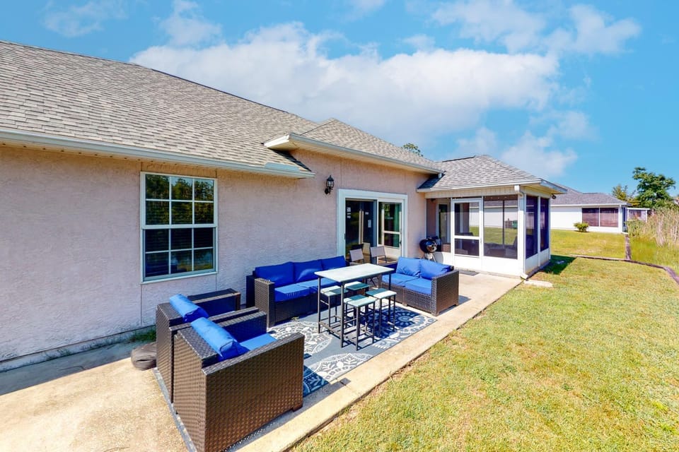 Waterside Home in Gated Community with Pools & Tennis - 5 Minutes to Beach House in Upper Grand Lagoon
