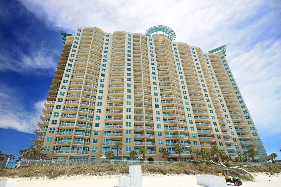 Tranquil escape in oceanfront complex near Pier Park with hot tub pool & AC House in Panama City Beach