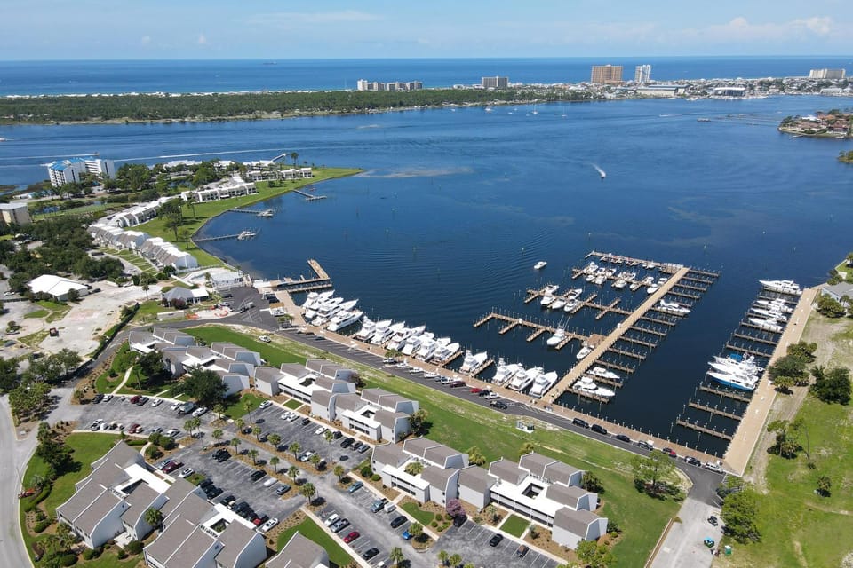 Bayfront condo near beach golf with harbor views central AC & W&D House in Lower Grand Lagoon
