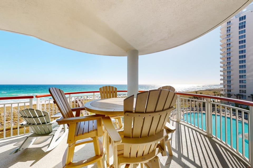 Beachfront condo with balcony beach & pool views pool tennis gym W&D & AC House in Pensacola Beach